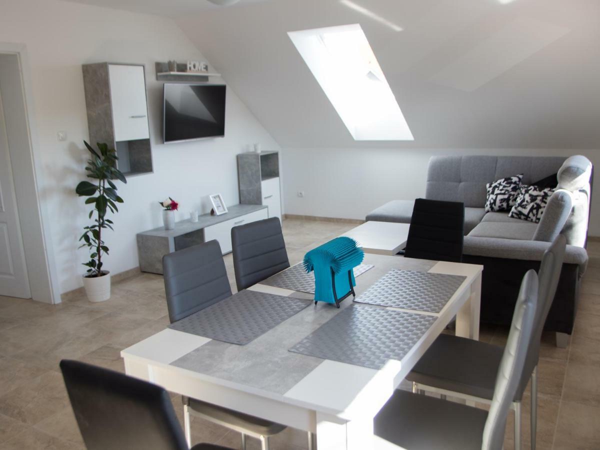 Apartman U Fuxu Zleby エクステリア 写真